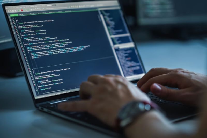 中方县软件定制开发:PHP与Node.js,后端解决方案的优势博弈